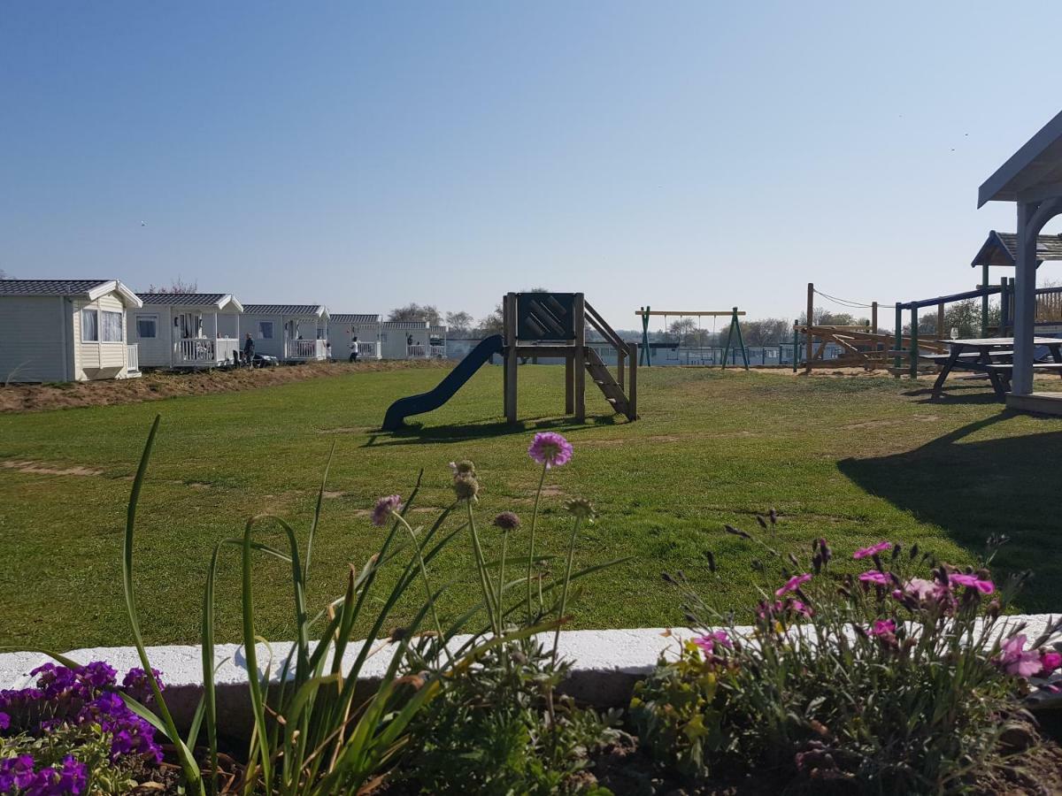 218 - 2 Bed Chalet, Belle Aire, Beach Road, Hemsby, Nr29 Eksteriør billede
